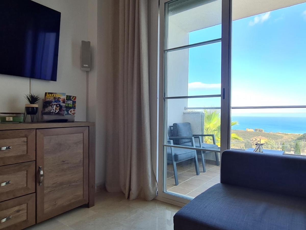 Seaside Serenity - Stylish Apartment With Spectacular Views Manilva Buitenkant foto