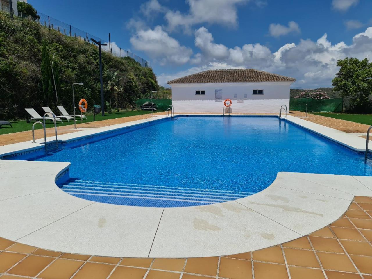 Seaside Serenity - Stylish Apartment With Spectacular Views Manilva Buitenkant foto