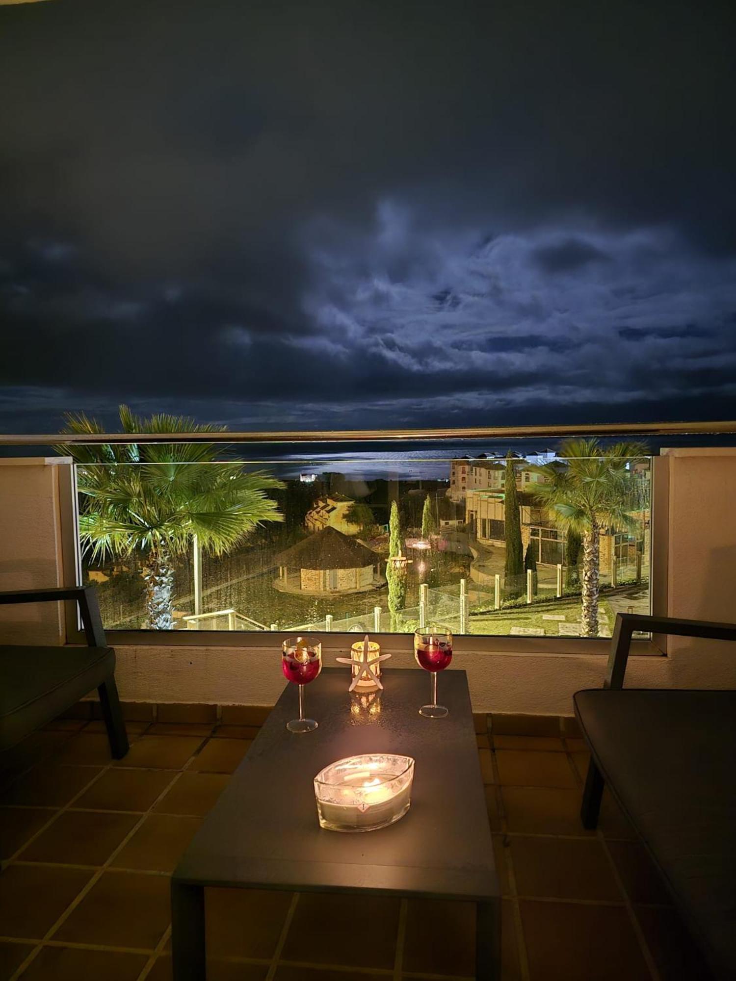 Seaside Serenity - Stylish Apartment With Spectacular Views Manilva Buitenkant foto